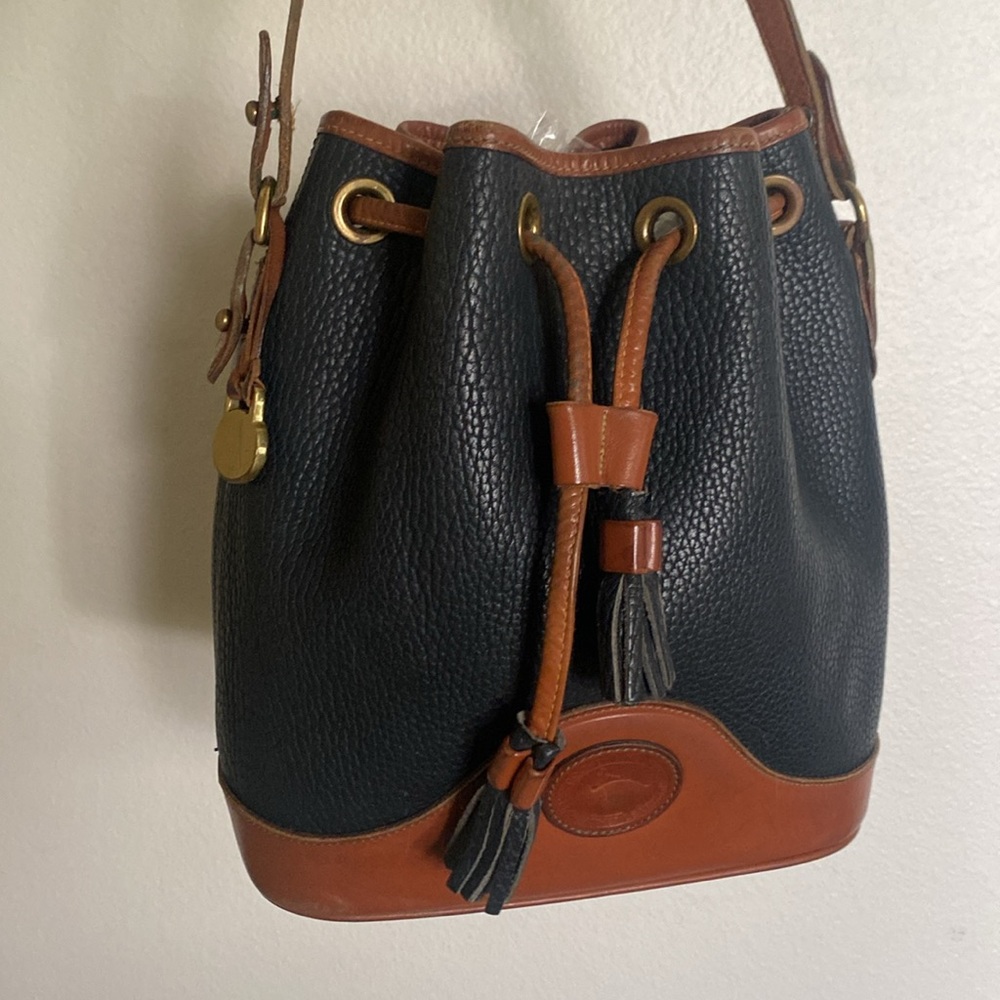 Dooney & Bourke Leather Bucket crossbody - Picture 15 of 15